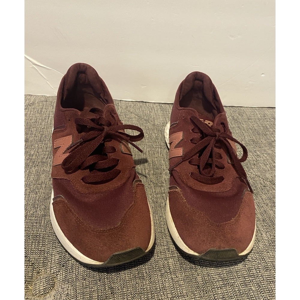 New Balance Fresh Foam X70‎ Sneaker women's size 8 Burgundy Suede